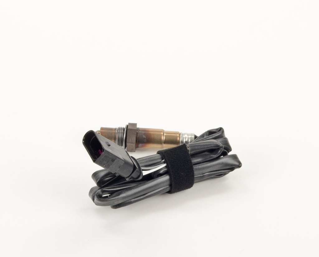 Reference image — aftermarket oxygen sensor 0258006584 — opposite assembly pose and connector housing; Bosch-marked external reference only, not actual stock