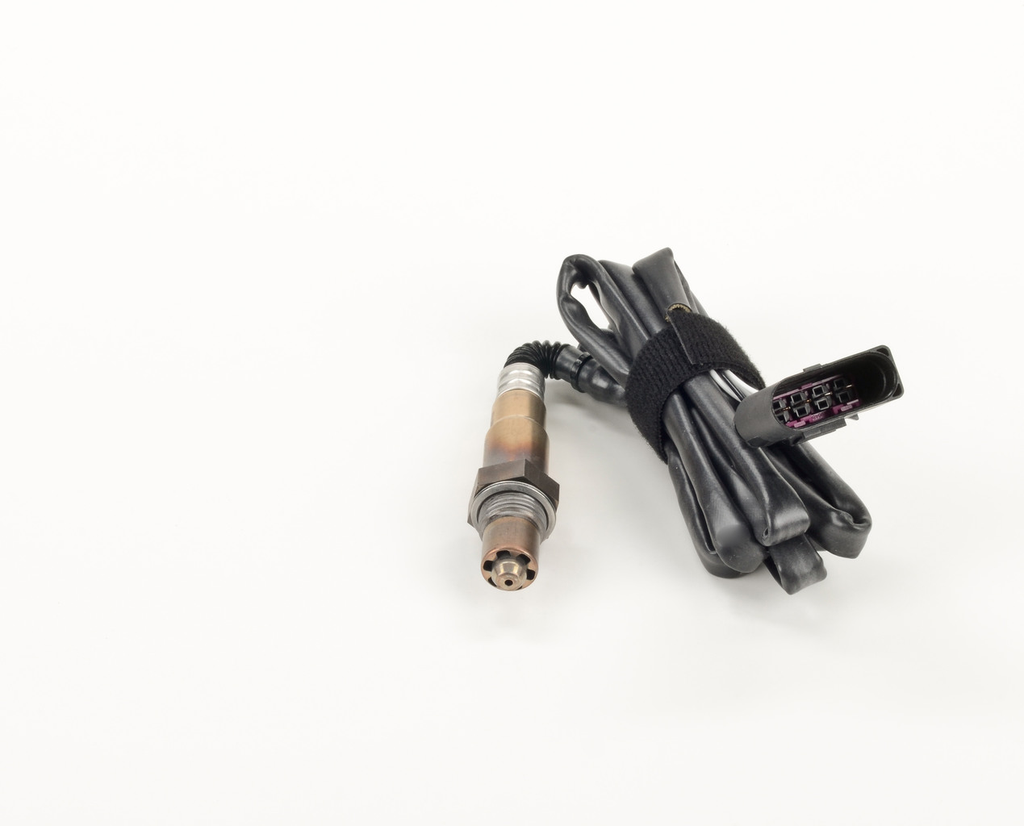 Reference image — aftermarket oxygen sensor 0258006584 — front-tip assembly pose and lead arrangement; Bosch-marked external reference only, not actual stock