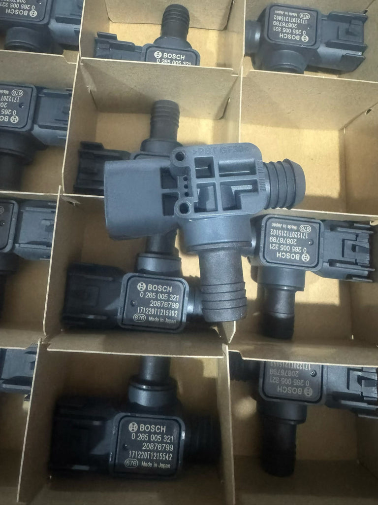 Actual rear body and hose connections of 0265005321 sensor