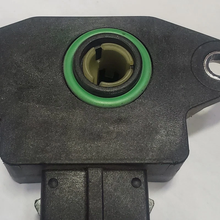 Load image into Gallery viewer, Reference image — aftermarket throttle position sensor 0280122019 — keyed drive recess and seal detail crop; Bosch and origin markings reference-only, not actual stock