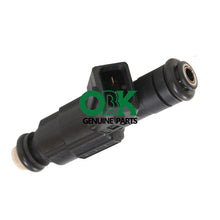 Load image into Gallery viewer, Fuel Injector 0280155819 For Ford Escort Focus Mondeo 1.6 1.8 988F-9F593-DA 988F-9F593-DB 1049348 1111848