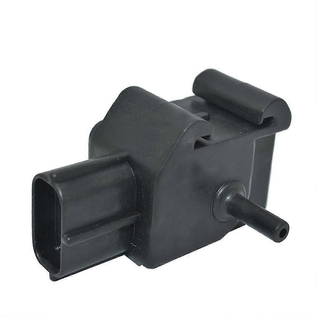Reference image — MAP intake pressure sensor 18590-82C00, oblique port-side view showing connector keying and mounting channels