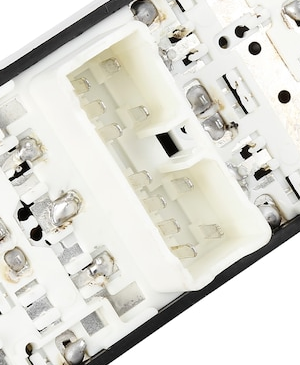 Reference image — 202005158 11-pin master window switch; native connector/contact detail crop, not a whole view or invented extra angle. Supplied aftermarket brand may differ.