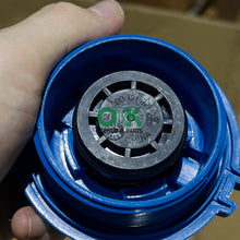 Load image into Gallery viewer, 3B0121321 Expansion Tank Cap Engine Coolant Reservoir Cap for VW Passat Audi A4 A6 - 3B0121321