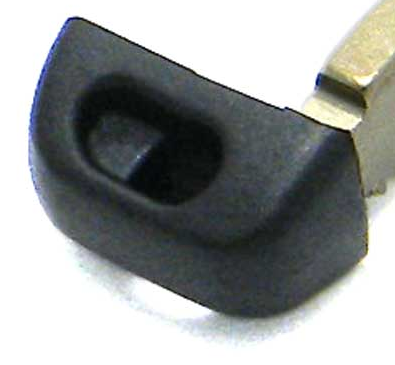 Reference image — 69515-52120 emergency key blade only; native detail of head opening, inner retention bridge and blade shoulder. No remote or chip shown.