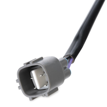 Load image into Gallery viewer, Reference image — upstream oxygen sensor 89465-05100, native close-up of keyed four-contact connector and divider