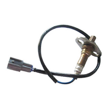 Load image into Gallery viewer, Reference image: Reference flange mounting-hole and connector-latch view — 89465-80015