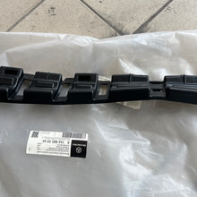 Laden Sie das Bild in den Galerie-Viewer, Genuine Mercedes-Benz Front Bumper Lower Center Grille 1668854965 AMG Line W166/X166