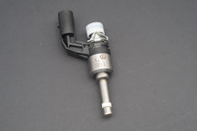 Load image into Gallery viewer, Fuel Injector 03C906036E for Volkswagen Golf V Golf Plus 1.4 TSI - 1 Piece - external reference image; supplied brand and condition must be confirmed