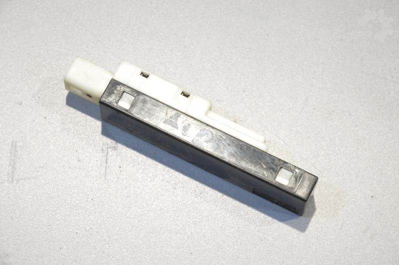 Indoor Electrical Key Oscillator No.2 89992-02030 for Toyota Auris Corolla - 1 Piece - external reference image; supplied brand and condition must be confirmed