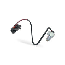 Load image into Gallery viewer, Transfer Case 4WD Indicator Switch MB837105 for Mitsubishi Pajero Montero - 1 Piece - external reference image; supplied brand and condition must be confirmed