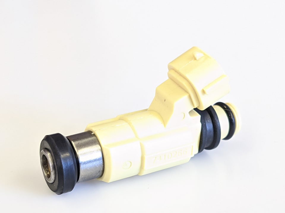 Fuel Injector CDH240 / MR507252 for Mitsubishi - 1 Piece - external reference photo; supplied brand and condition must be confirmed