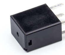 Load image into Gallery viewer, Automotive multi-purpose relay 13500114 — Reverse housing and key detail; source panel clips pin tips (reference image)