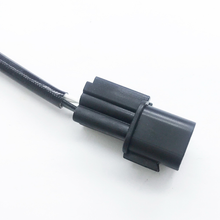Load image into Gallery viewer, Oxygen sensor 96964230 - connector housing and lead detail; reference photograph, not actual stock