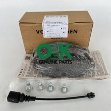 Görseli Galeri görüntüleyiciye yükleyin, 5Q0698151F VW Golf Passat TRW Brake Pads